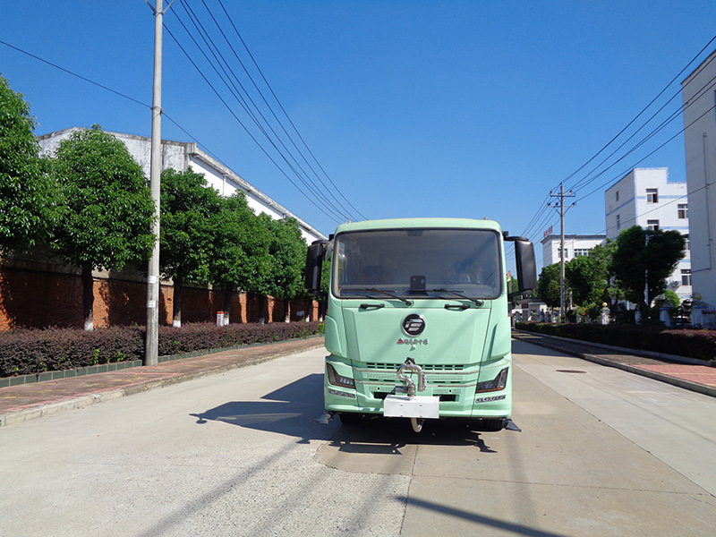 XZL5181GPSBEV型純電動(dòng)綠化噴灑車